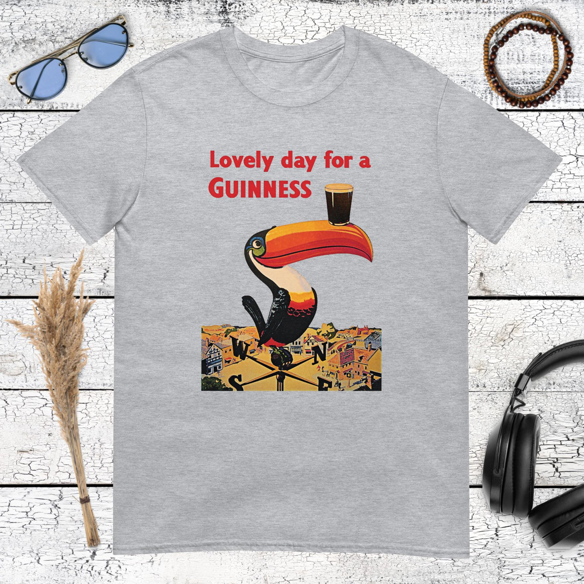 Nostalgic Guinness bird with a Guinness stout glass and vintage lettering on a sport grey t-shirt
