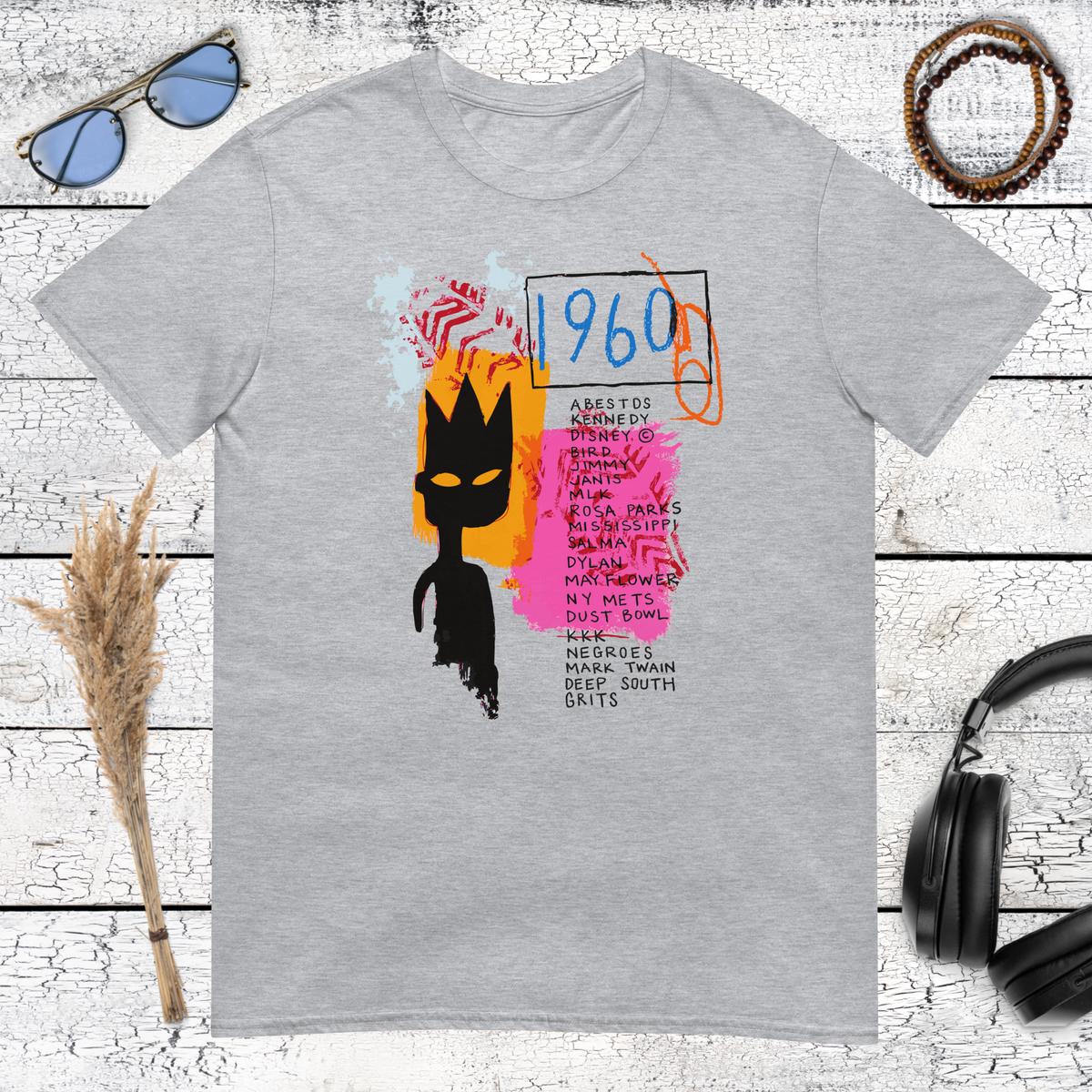 Product Urban art portrait with a crown and expressive graffiti marks on a sport grey t-shirt