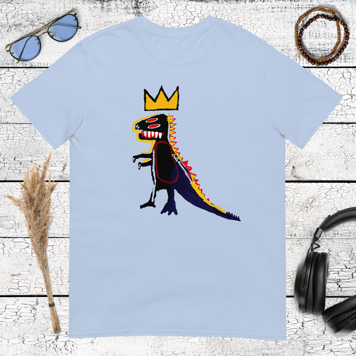 Light blue art lover t-shirt with Basquiat inspired dino crown